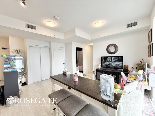 Photo - Modern 2-Bedroom Condo with Balcony & Locker – Internet Included – Toronto Unit 1609