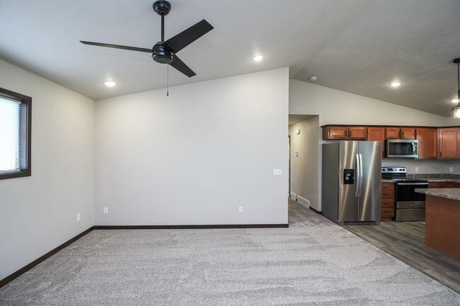 610 W Samantha St
