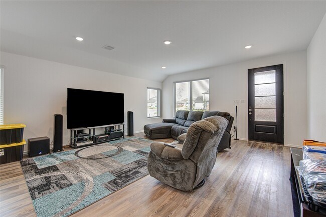 2904 Cordova Hl Dr