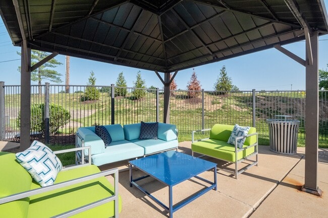 Pool - Vida Apartments