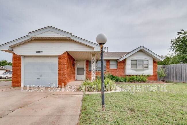 Photo - 1009 NW 12th St House