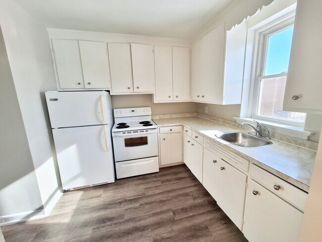 Photo - 1 Osler Court, Hamilton, Dundas