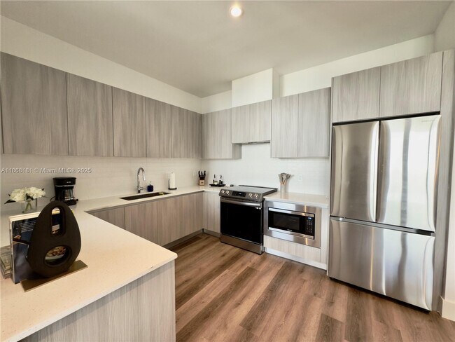 Photo - 2800 SW 27th Terrace Unit 0610