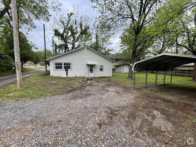 Building Photo - 420 1/2 N. Oak Ave. Rental