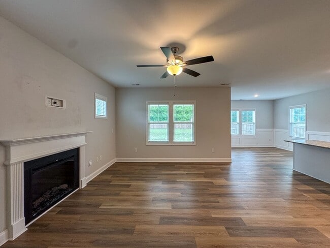 Photo - Beautiful 3 Bed 2.5 Bath Home in Raeford