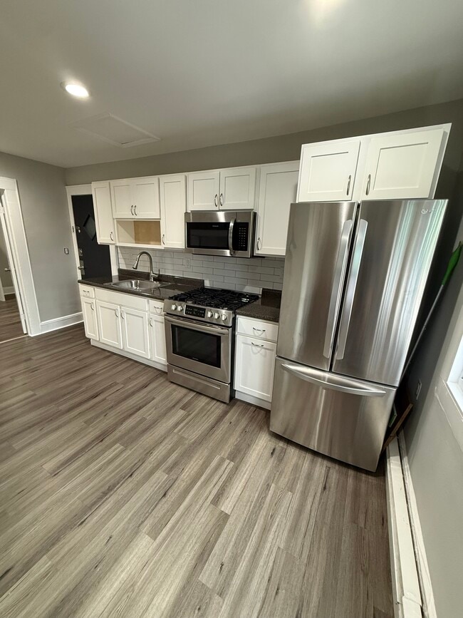 Kitchen Appliances - 112 William St Unit 3rd Floor