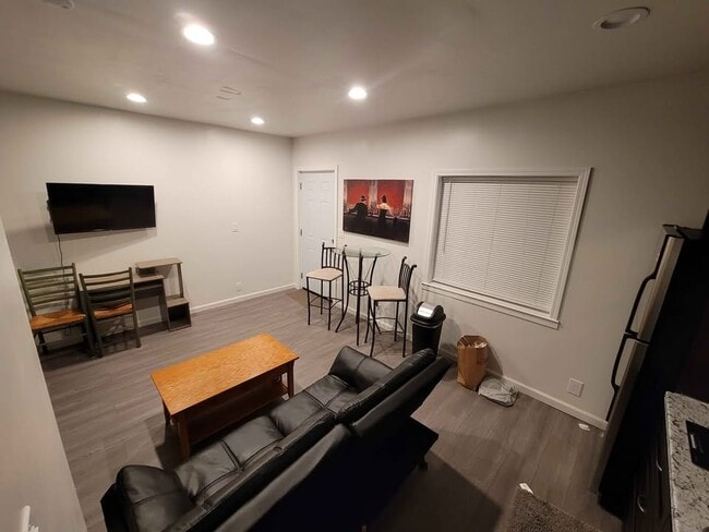 Photo - 21366 Mission Blvd