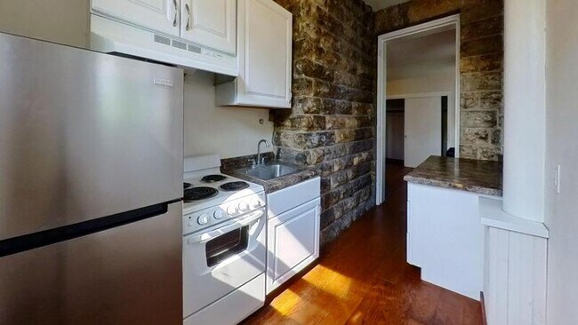 Photo - 137 E Gorham St Unit 3