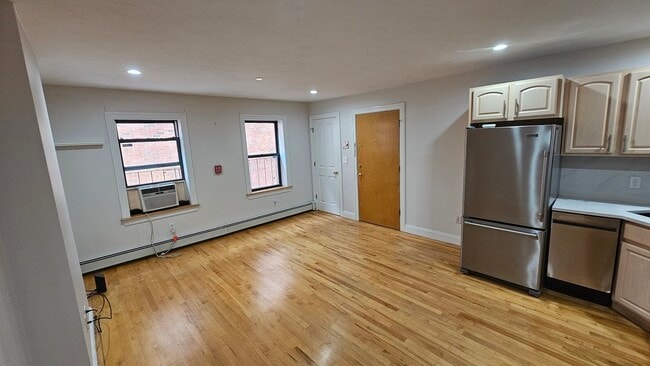39 Salutation St Unit 33