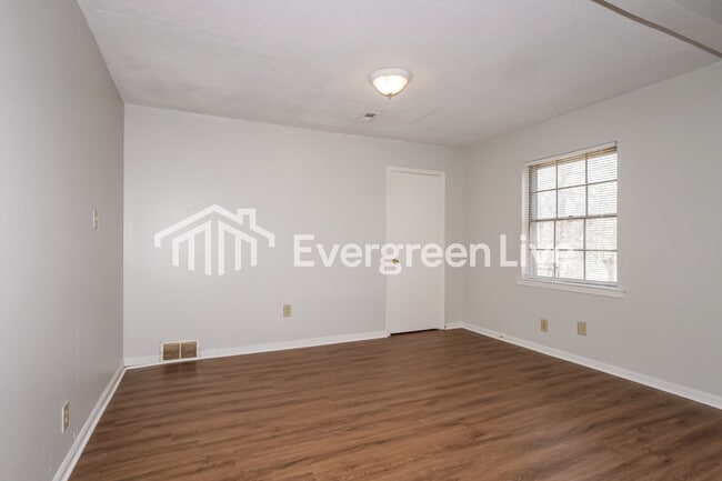 Photo - 4054 Beachamp Cove