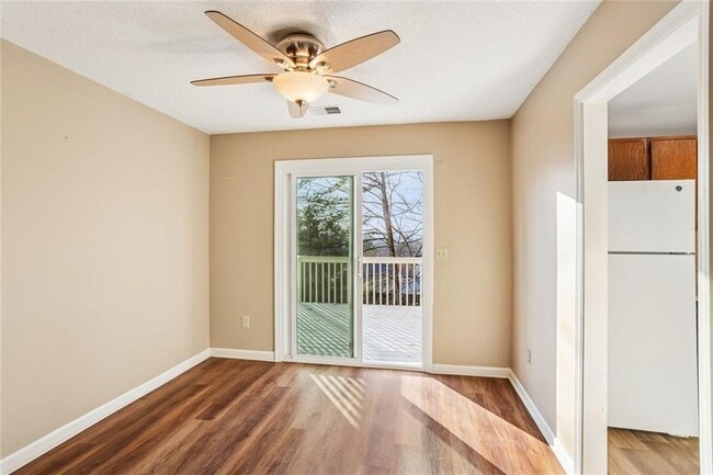 Photo - 1559 Cedar Bluff Trail