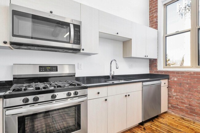 Building Photo - Parkville Hartford Apartments