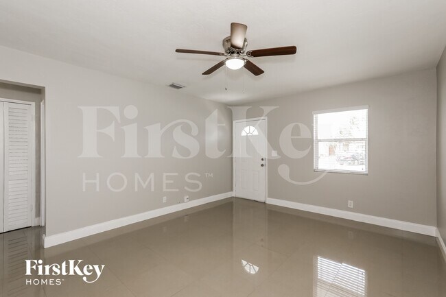 Photo - 2827 Wiley St