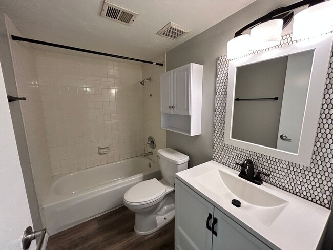 Photo - $500 OFF your 1st full month rent! 2Bm 2Ba...