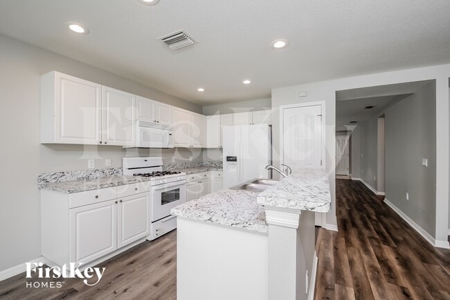 Photo - 6623 Waterton Dr
