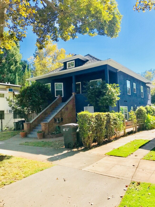 Building Photo - 2612 F St Unit A