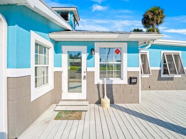 1280 Highway 1, A