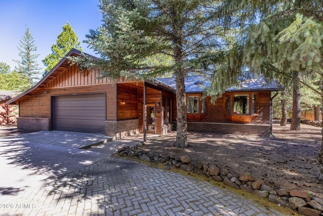 Building Photo - 5038 Sweeping Vista Dr