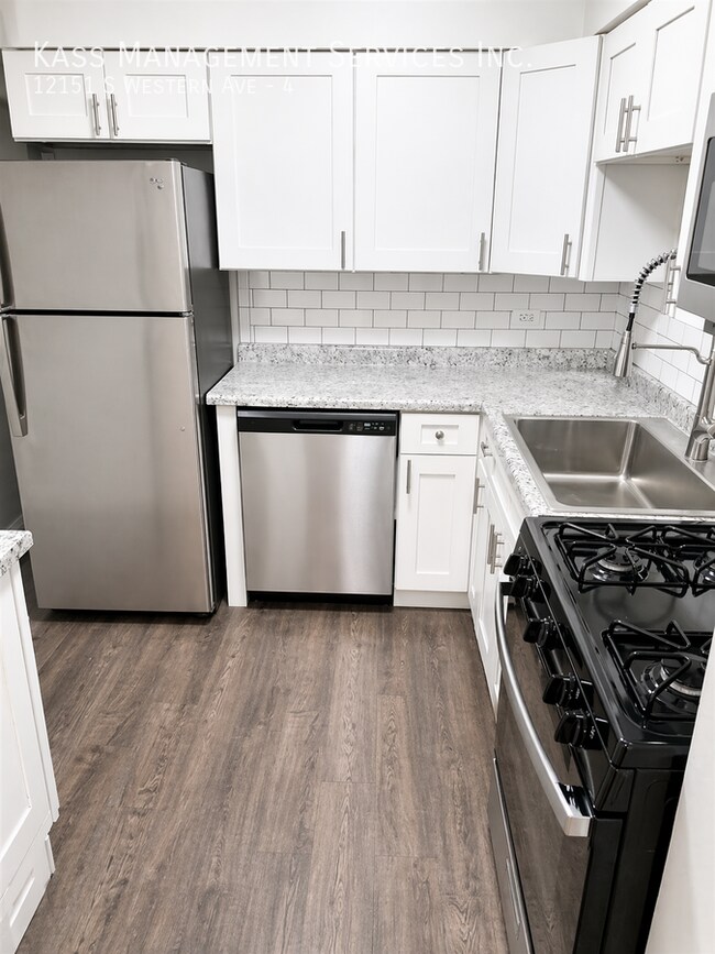 Building Photo - 12151 S Western Ave Unit 4