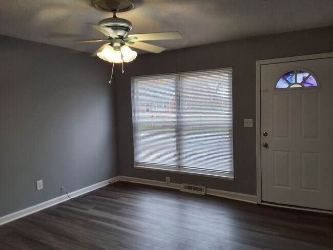 Photo - Cozy Home inside Elizabethtown City Limits