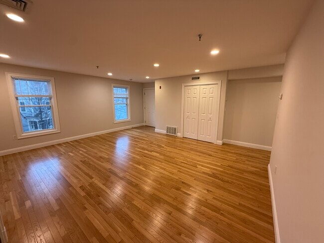 Photo - 135 Calumet St Unit 2