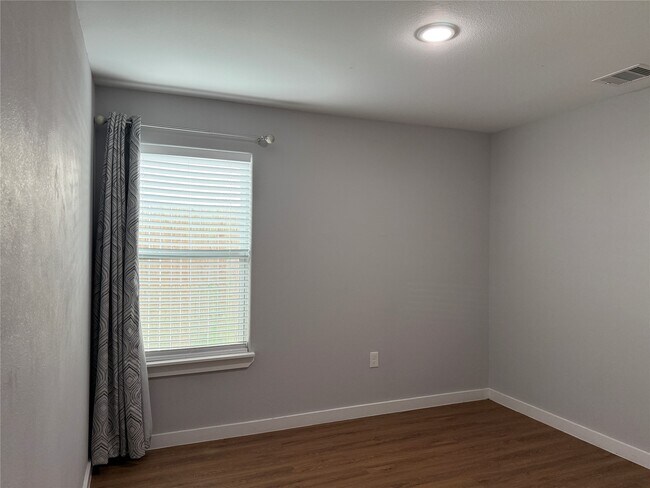 Photo - 6610 Haight St