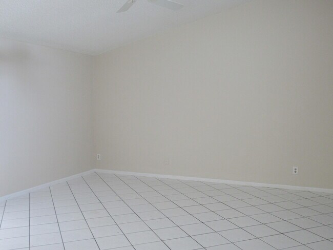Photo - 1065 Manor Dr