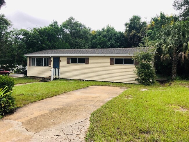 Photo - 505 W Hubbard Ave