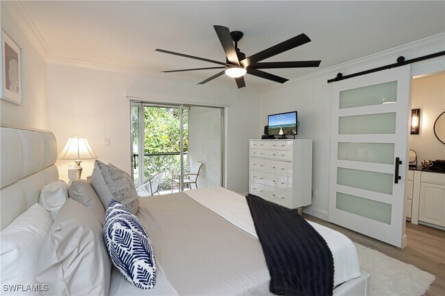 Building Photo - 788 Park Shore Dr Unit E14