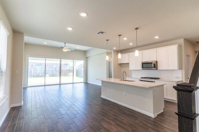 6802 Pleasanton Pkwy