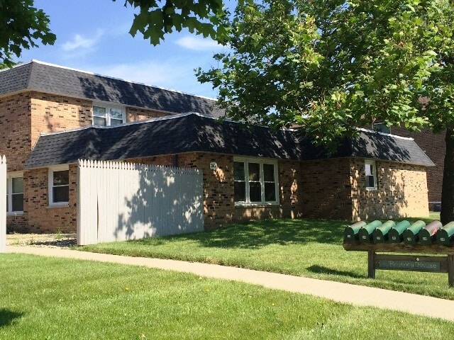 Building Photo - 203 S Regency Dr