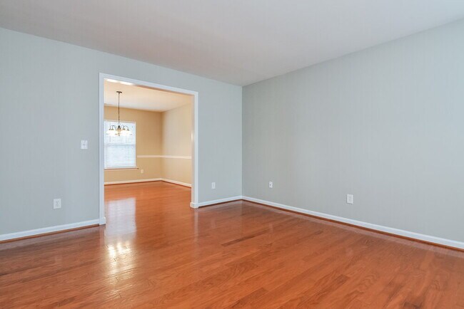 Photo - 504 Pyracantha Dr