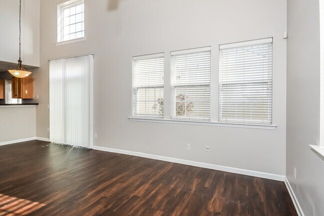 Photo - 124 Swanee Ln