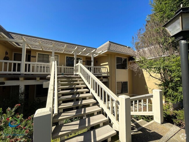 Building Photo - $3,195 - 2 Bed/2 Bath Retirement Resort Li... Rental