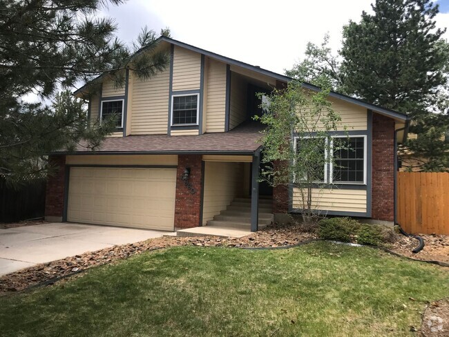 Building Photo - Mountain Shadows 3 Bedroom home with extra...