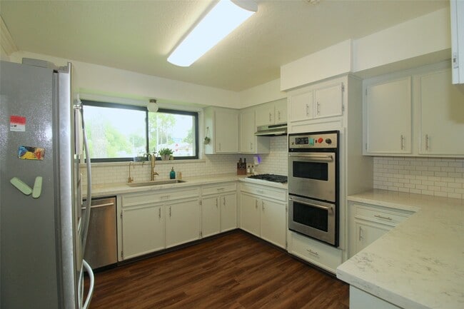 Photo - 1803 Oaklawn St