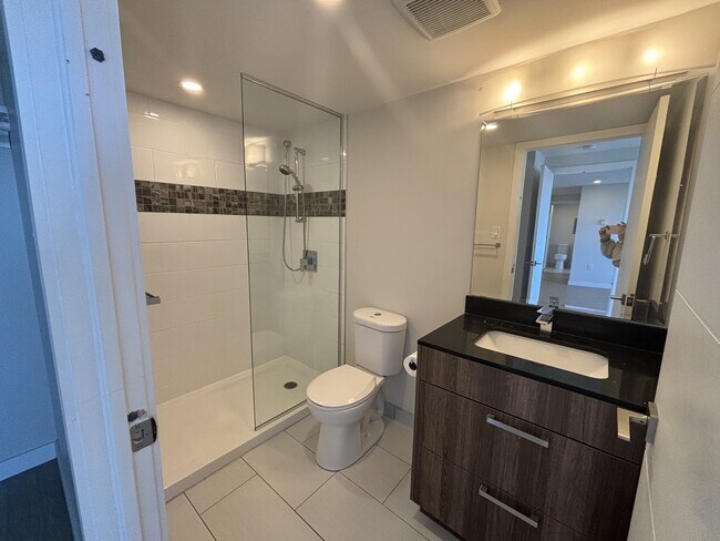 Photo - 5633-P5633 Fenwick St Unit PH306