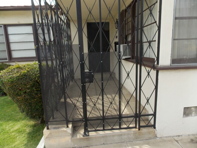 Photo - 6201 Commodore Sloat Dr Unit 6201