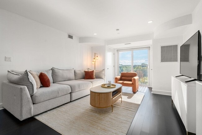 Building Photo - 770 Washington Ave Unit 404