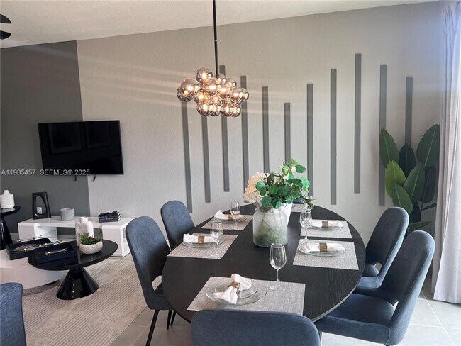 Photo - 640 SE 14th St