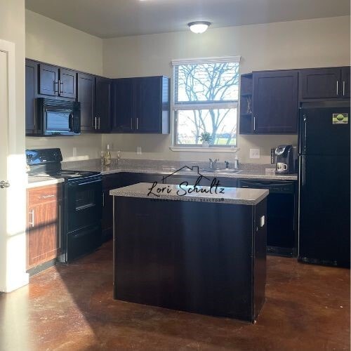 Photo - 790 E Boundary St