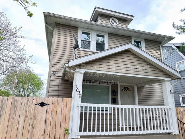 Building Photo - 1020 Walnut Hill Pl