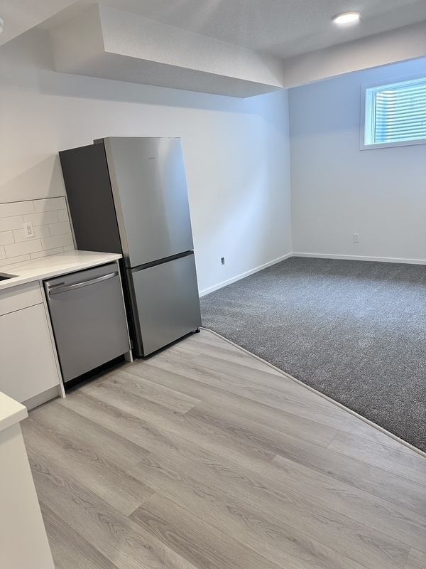 Photo - 7737-174A 174A Ave NW