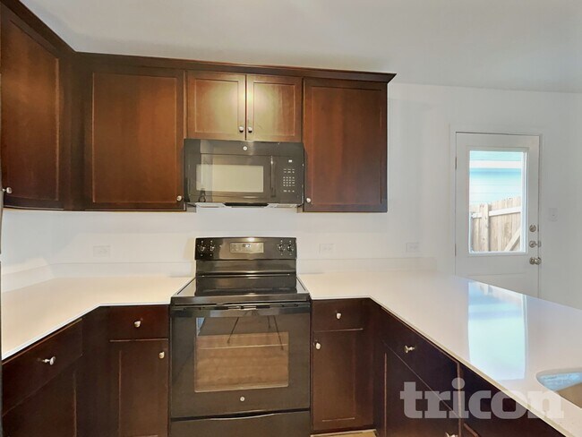 Photo - 617 Dashwood Dr