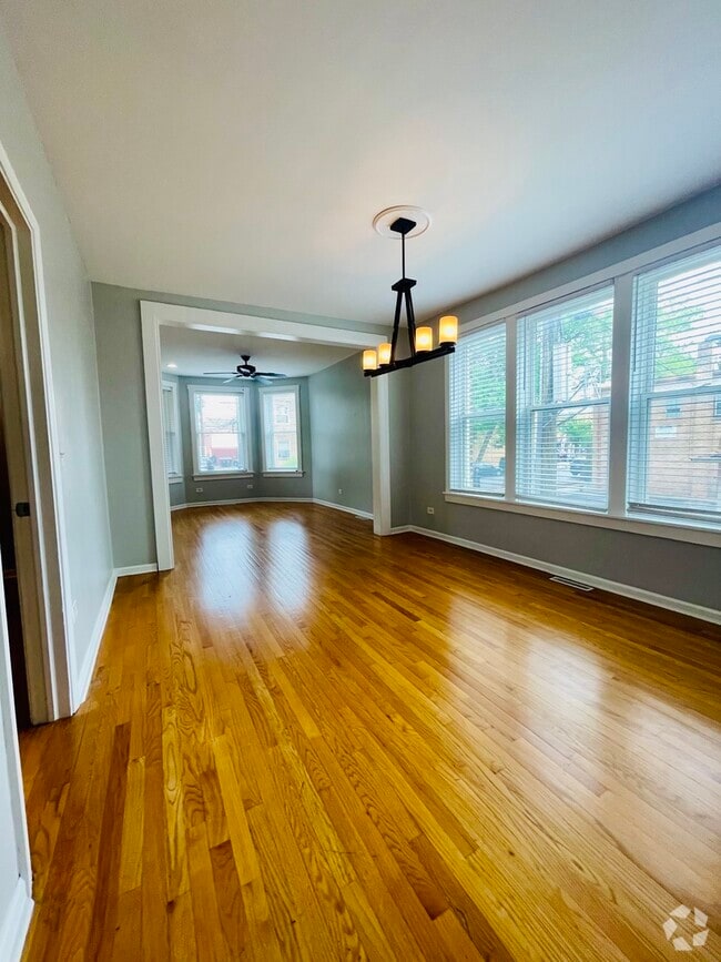 Building Photo - 2416 N Springfield Ave Rental