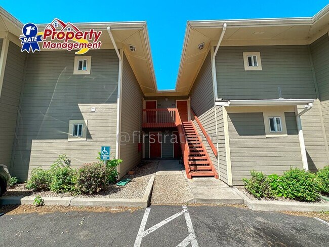 Photo - 870 W. Belmont Street Unidad #203