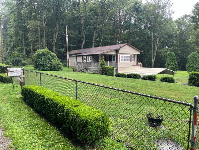 Building Photo - 35250 Hull Rd Rental