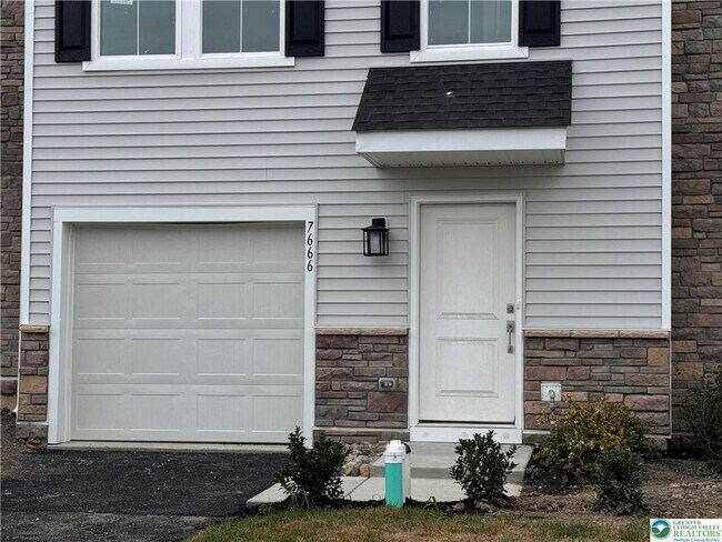 Photo - 7666 Clayton Ave