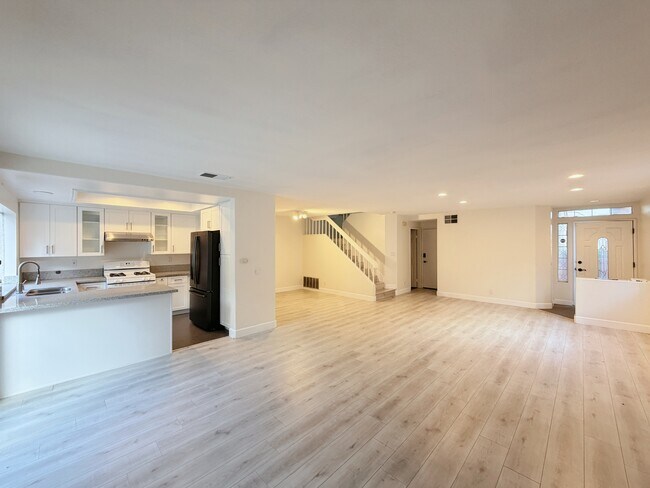 Photo - 6315 Blossom Ln