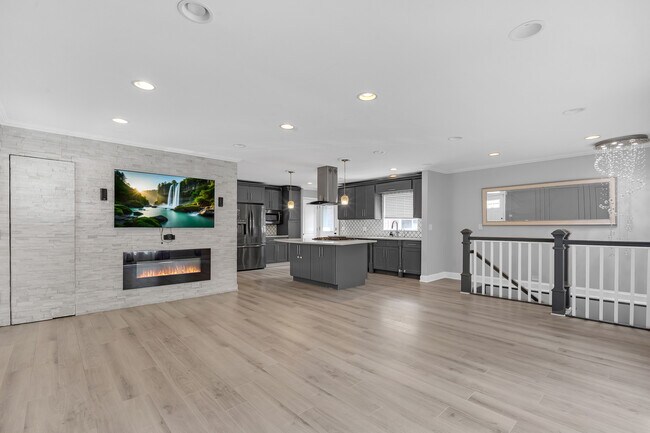 Photo - 534 Lawler Ave